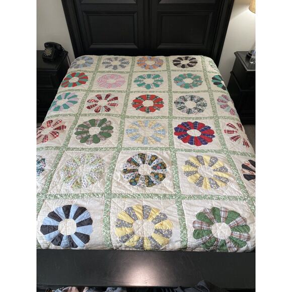 VINTAGE ANTIQUE Quilt HANDMADE DRESDEN PLATE PATTERN Queen / Full Flour Sack - Picture 1 of 16